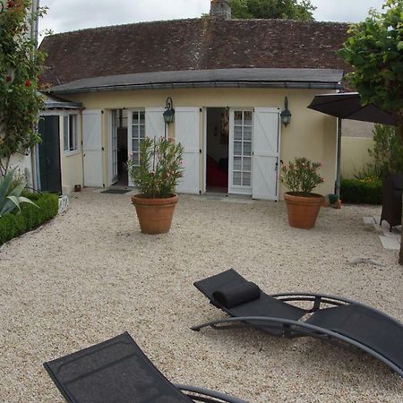 Le Petit Nid Villa Neuille-le-Lierre Exterior photo